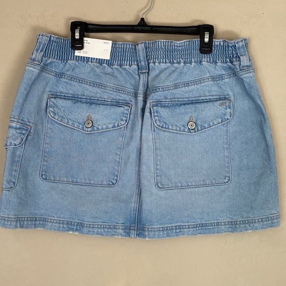 American Eagle, 18 (34W), stretch, low-rise a-line mini skirt - Picture 7 of 9